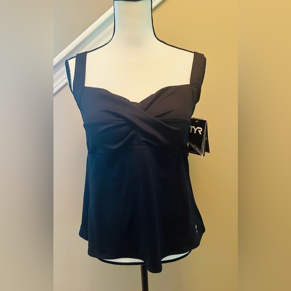 TYR Womens TSTB7A Black Swimwear Solid Twisted Bra Tankini Top Sz#14 NWT - Picture 1 of 10